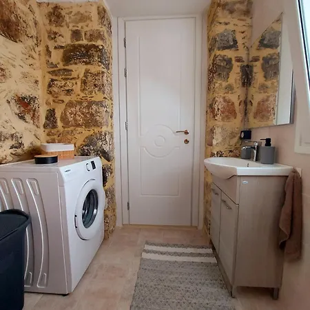 Apartment Roza Stone &