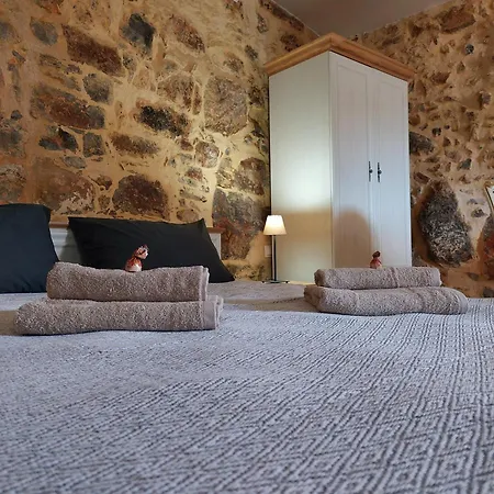 Apartment Roza Stone & *