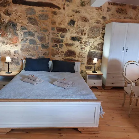 Roza Stone & Apartment *