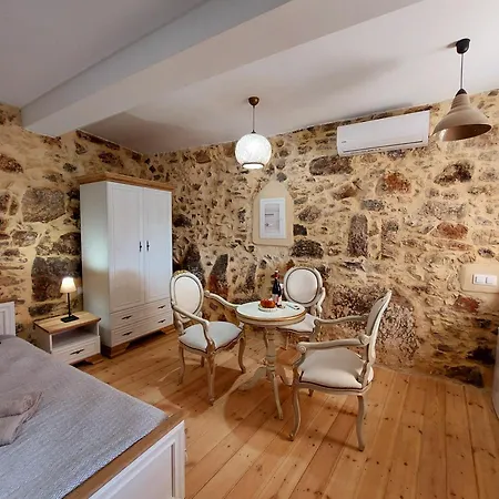 Roza Stone & Apartment *